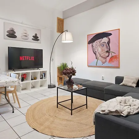 Spacious 4br Art Flat In Centre Next To Metro *