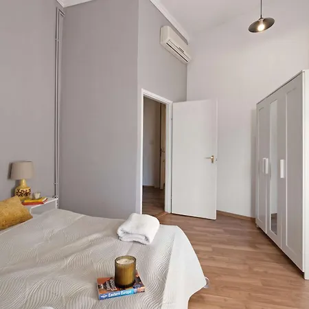 Spacious 4br Art Flat In Centre Next To Metro Διαμέρισμα Βουδαπέστη