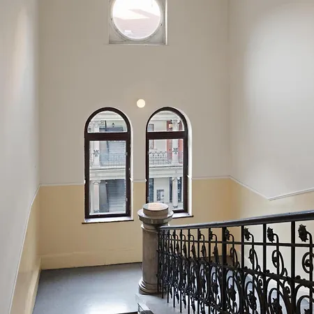 Spacious 4br Art Flat In Centre Next To Metro Διαμέρισμα *