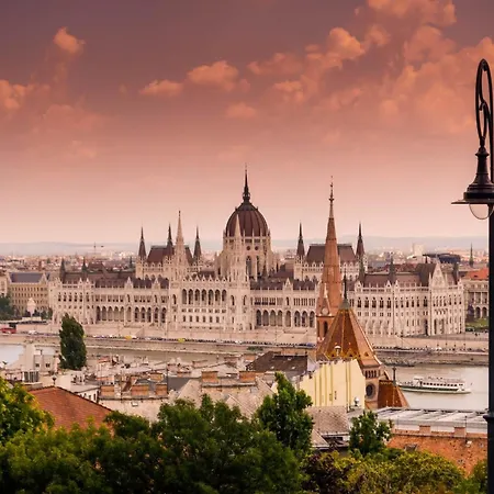Appartement Spacious 4br Art Flat In Centre Next To Metro Budapest